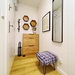Reja Comfy Elegance By Bookinghost Apartment *