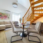 Apartment Reja Comfy Elegance By Bookinghost *