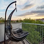 Apartment Reja Comfy Elegance By Bookinghost