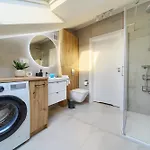 Reja Comfy Elegance By Bookinghost Apartment *