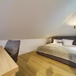 Reja Comfy Elegance By Bookinghost Apartment