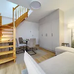 Reja Comfy Elegance By Bookinghost * Breslau