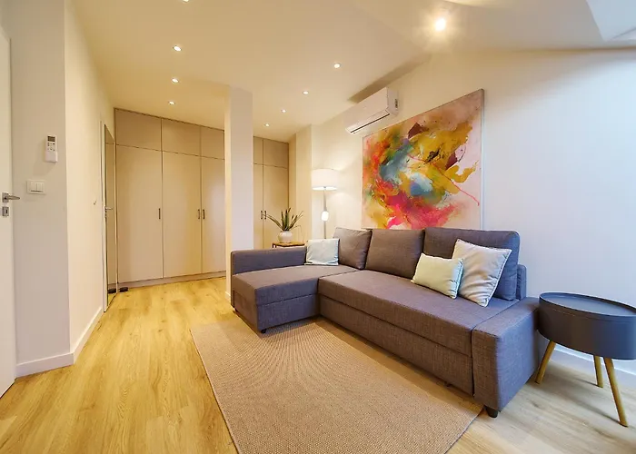 Reja Comfy Elegance By Bookinghost