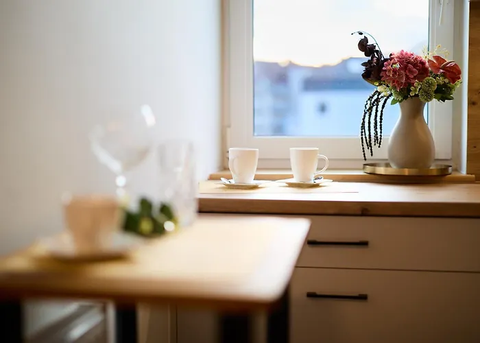 Reja Comfy Elegance By Bookinghost