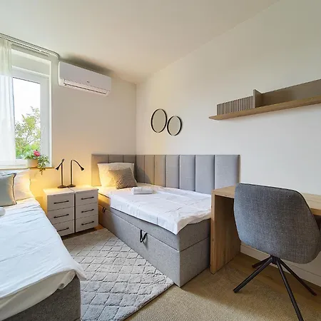 Апартаменты Reja Comfy Elegance By Bookinghost