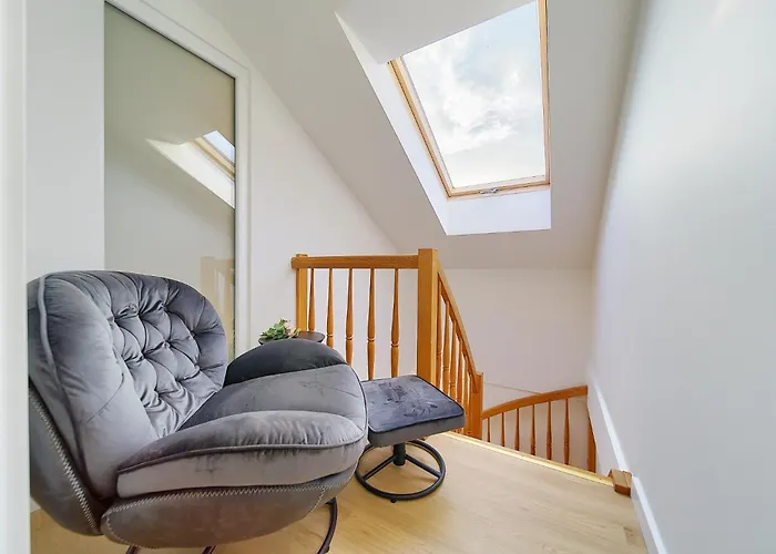 Reja Comfy Elegance By Bookinghost *